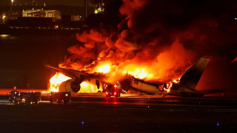 240102100732-03-haneda-plane-incident-010224 (1)