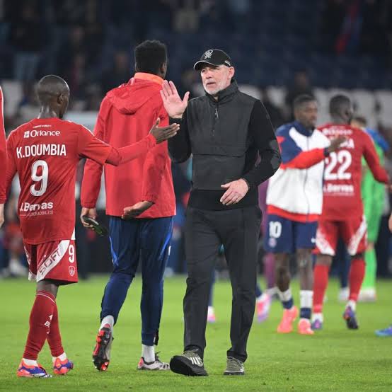 Breaking News : Éric Roy, entraîneur du Stade Brestois, démet deux joueurs clés