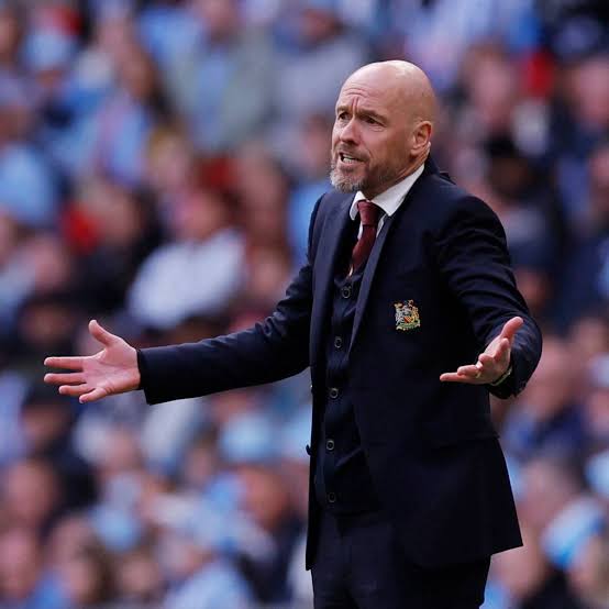 Breaking News: Erik ten Hag Biedt Excuses aan Ajax voor Terugkeer als Tweede Keuze