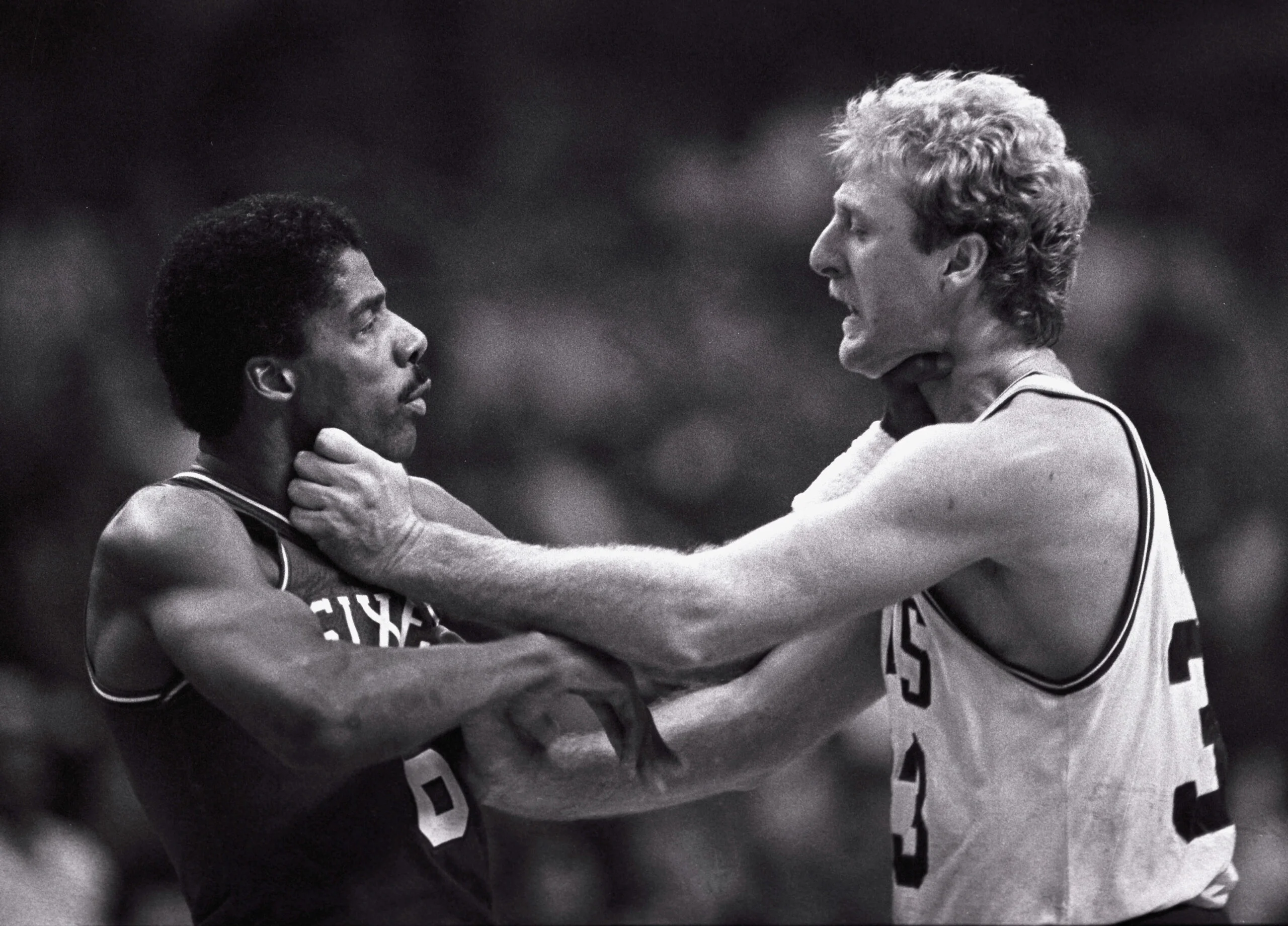 Larry Bird Drops Bombshell on Julius Erving: Confesses He Can Never Pay Tribute Due to Past Mistake revealed in a candid interview outraging fans