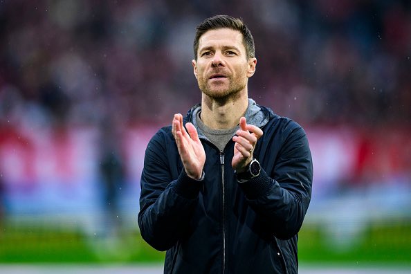 Xabi Alonso findet Ersatz für zwei Spieler, die zu EPL-Teams wechseln, drängt auf schnelle Verpflichtung