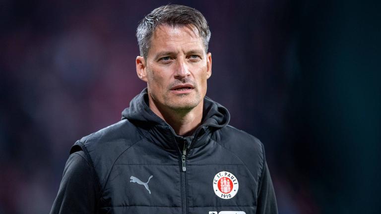 Eilmeldung: St. Pauli trennt sich von Trainer Alexander Blessin