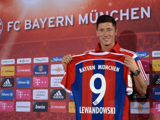 Lewandowski kündigt offiziell seine Rückkehr zu Bayern München in einem abgeschlossenen Vertragsdeal an