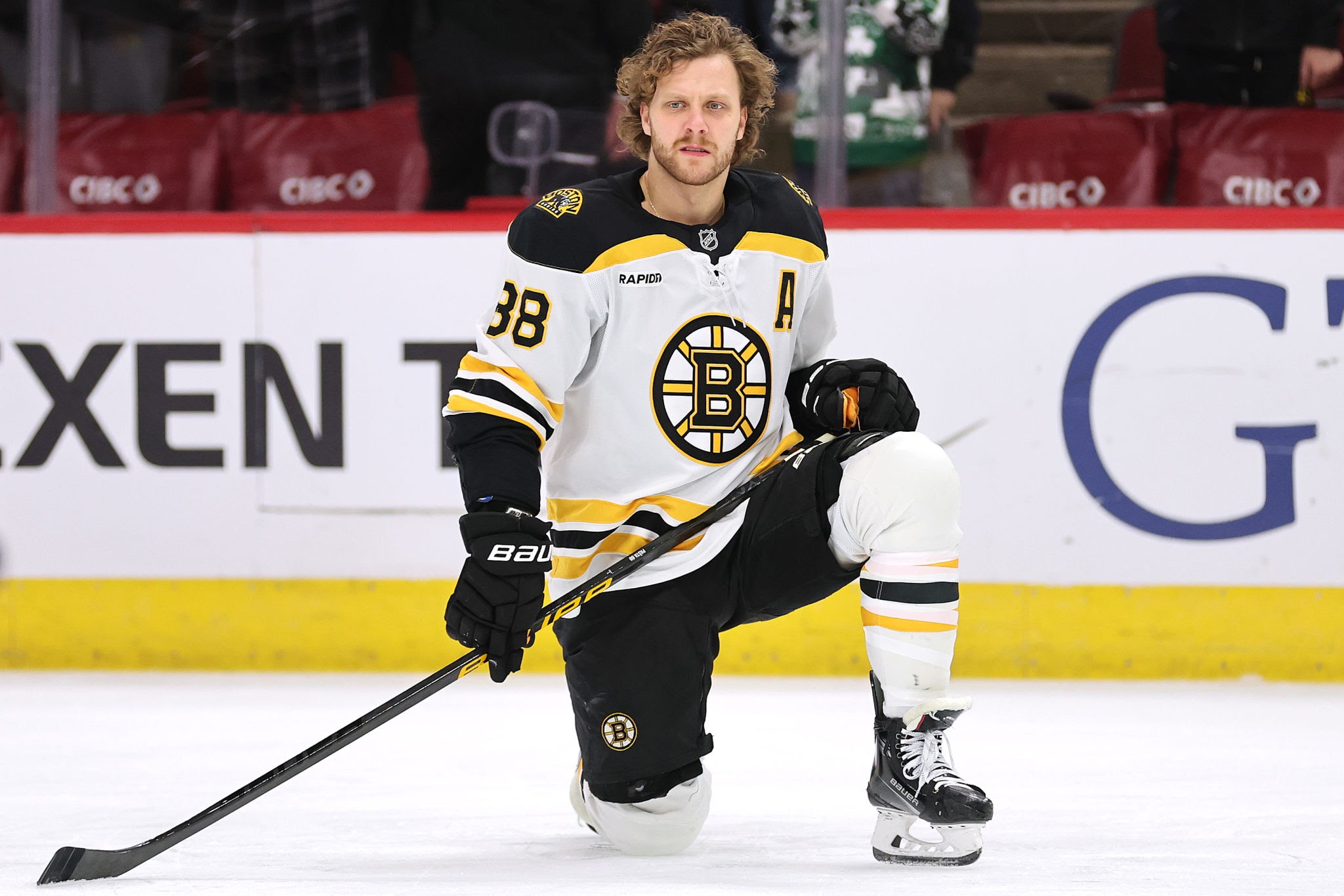 David Pastrnak Leaves Bruins Following Upper-Body Injury