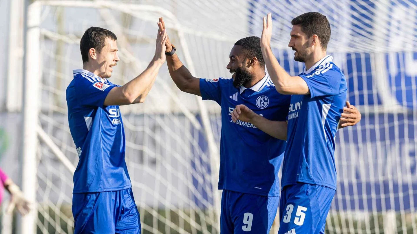 Schneller Start hilft S04, FC Zürich mit 3:0 zu besiegen