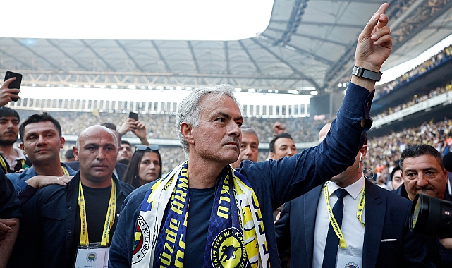 Fenerbahçe Teknik Direktörü José Mourinho, Şampiyonluk İçin Son Dakikaya Kadar Mücadele Edeceklerini Açıkladı