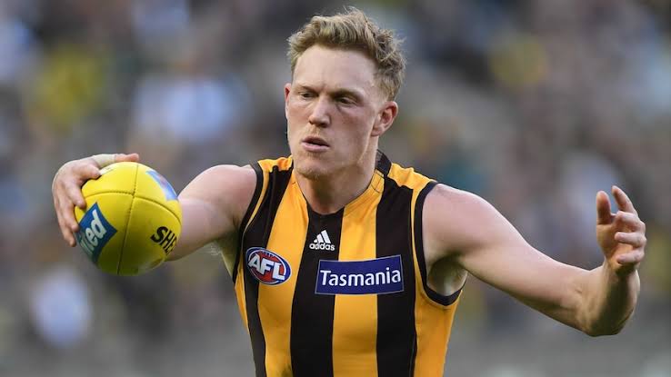 In a shocking and historic move, Hawthorn captain and defensive stalwart James Sicily has defected to Collingwood Football Club, inking a record-breaking $10 million deal that promises to send shockwaves through the AF…