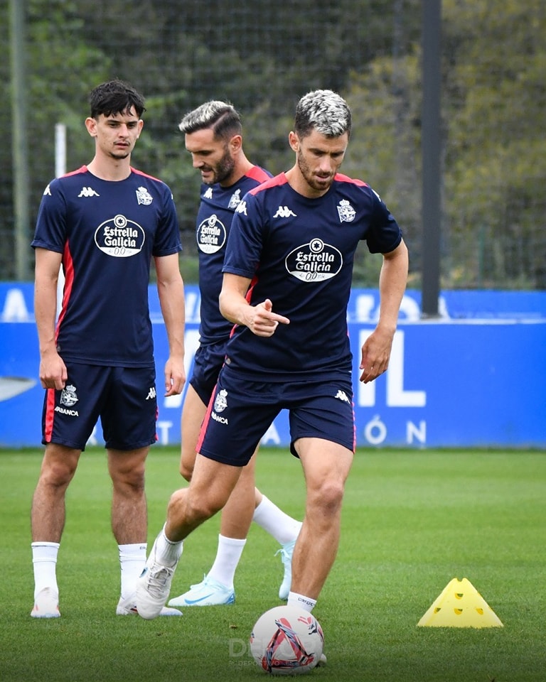 Actualidad Deportiva: El Deportivo La Coruña se medirá al Tenerife sin Pablo Vázquez y Charlie Patino