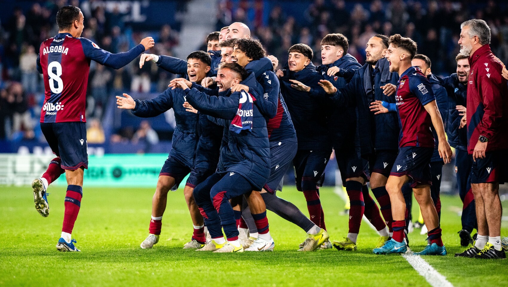 ÚLTIMA HORA: Jubilo masivo en el Levante UD tras perder el Elche su recurso por deducción de 15 puntos, convirtiendo a los granotas en líderes
