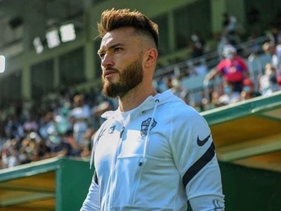 Tensión en Elche: Jason Fernández acusa a su compañero de equipo de tener una aventura secreta con su esposa, Laura Gail Fernández
