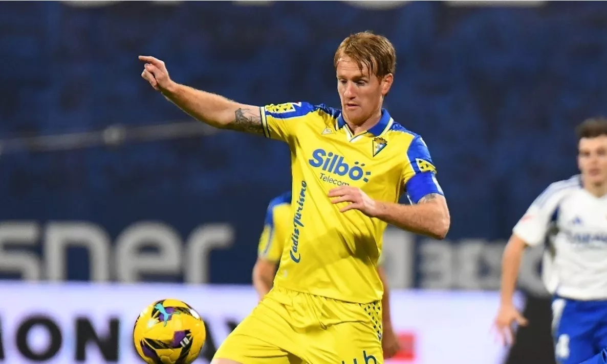 Álex Fernández Celebra la Victoria del Cádiz CF, Explica Dos Razones para Su Felicidad