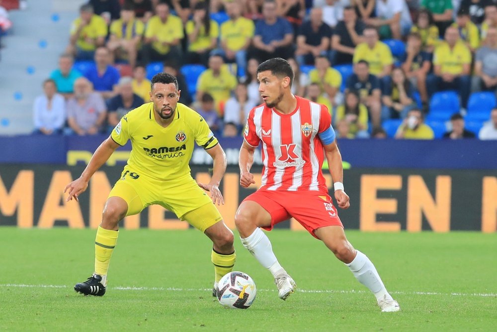 El Almería estaría a punto de aceptar una oferta millonaria del Manchester United por Lucas Robertone