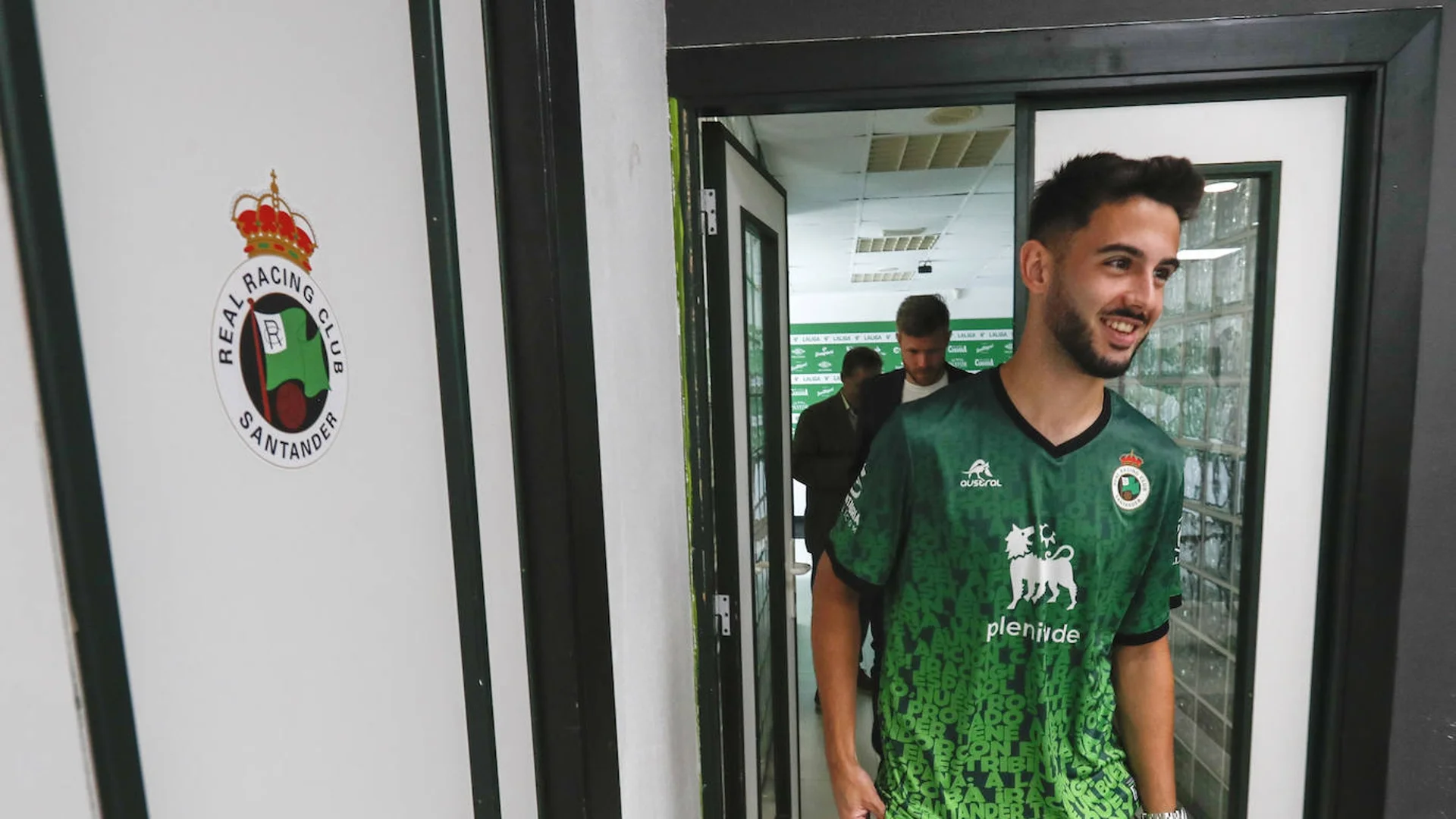 Última Hora: Manchester United ofrece 20 millones de libras por Andrés Martín del Racing Santander