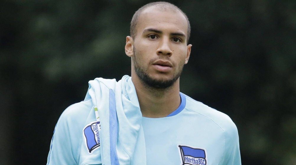 Spannung, als John Anthony Brooks seinen Teamkollegen beschuldigt, eine geheime Affäre mit seiner Verlobten zu haben