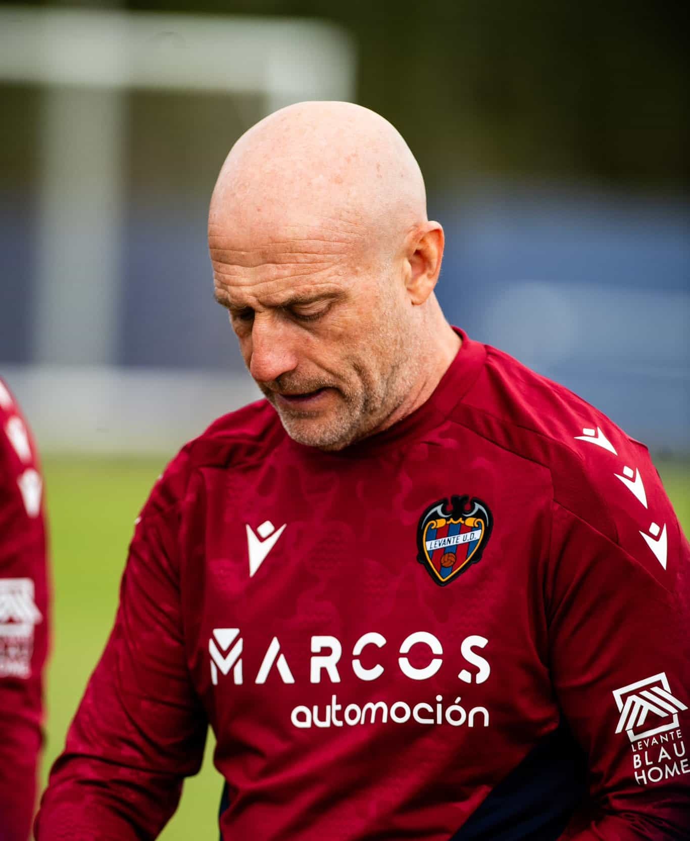 ÚLTIMA HORA: Julián Calero, entrenador del Levante, suspendido de inmediato tras unas polémicas declaraciones contra el Córdoba CF