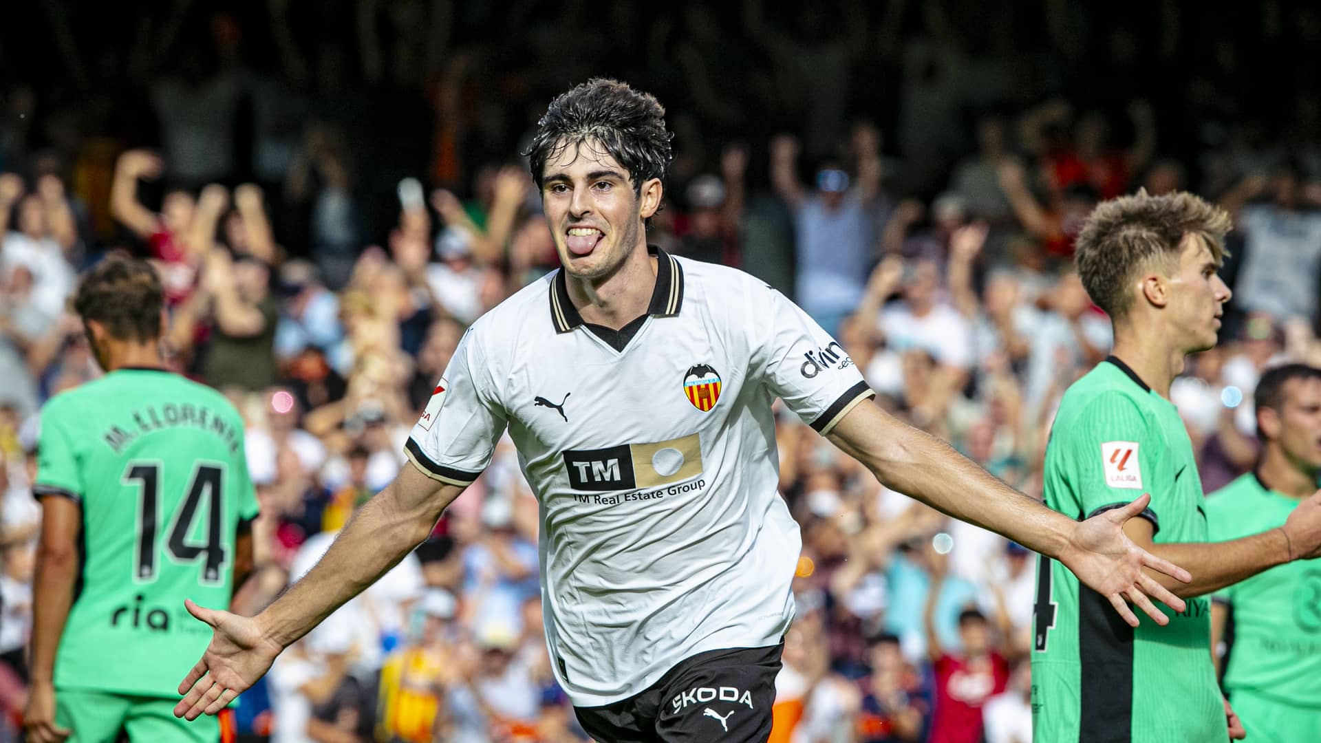 El Valencia CF podría aceptar la oferta millonaria del Manchester United por Javi Guerra