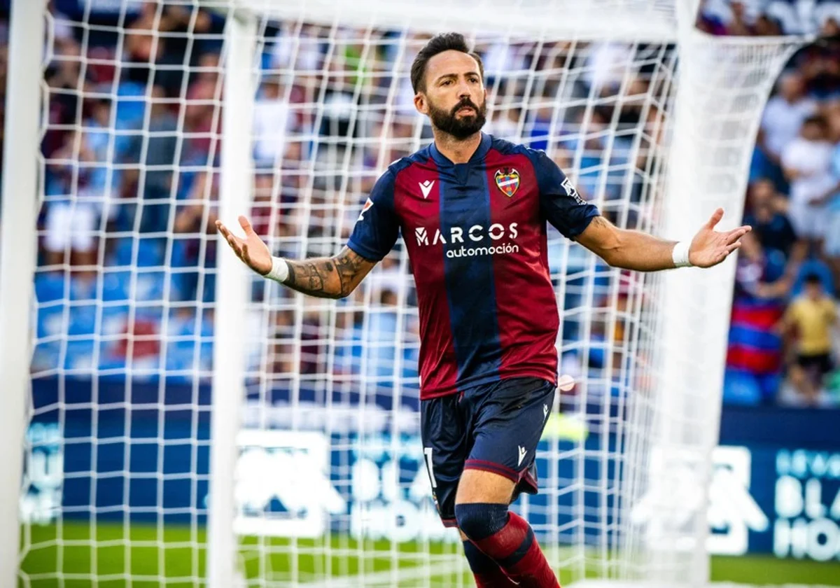 Los aficionados, emocionados y desternillándose de risa tras los comentarios de José Luis Morales después de la victoria del Levante UD 5-2 contra el Zaragoza